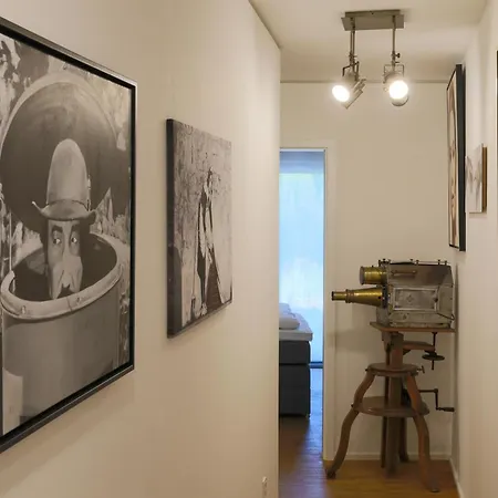 Art City-studio Kassel-innenstadt Am Fulda-ufer, 3 Schlafzimmer, Boxspring-betten, Bis 8 Personen, Kostenfreier Parkplatz, Balkon, Terrasse, Fahrstuhl アパート