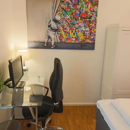 アパート Art City-studio Kassel-innenstadt Am Fulda-ufer, 3 Schlafzimmer, Boxspring-betten, Bis 8 Personen, Kostenfreier Parkplatz, Balkon, Terrasse, Fahrstuhl カッセル