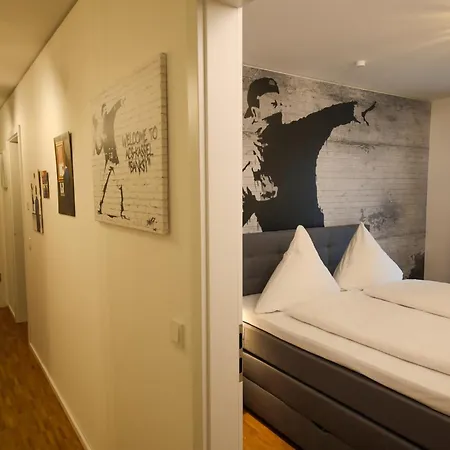 Art City-studio Kassel-innenstadt Am Fulda-ufer, 3 Schlafzimmer, Boxspring-betten, Bis 8 Personen, Kostenfreier Parkplatz, Balkon, Terrasse, Fahrstuhl カッセル
