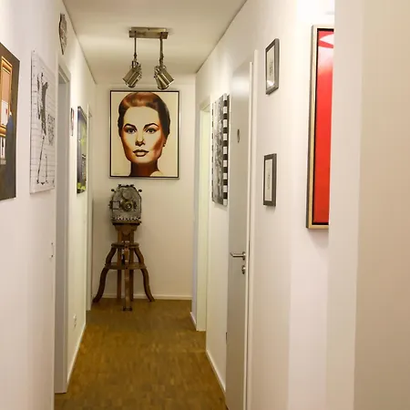 شقة Art City-studio Kassel-innenstadt Am Fulda-ufer, 3 Schlafzimmer, Boxspring-betten, Bis 8 Personen, Kostenfreier Parkplatz, Balkon, Terrasse, Fahrstuhl