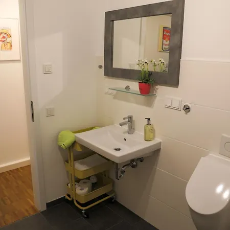 شقة Art City-studio Kassel-innenstadt Am Fulda-ufer, 3 Schlafzimmer, Boxspring-betten, Bis 8 Personen, Kostenfreier Parkplatz, Balkon, Terrasse, Fahrstuhl *