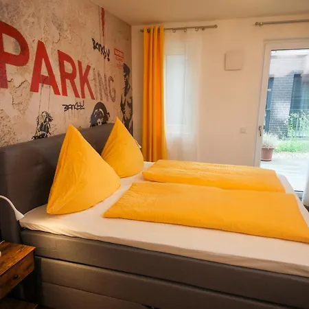 Art City-studio Kassel-innenstadt Am Fulda-ufer, 3 Schlafzimmer, Boxspring-betten, Bis 8 Personen, Kostenfreier Parkplatz, Balkon, Terrasse, Fahrstuhl *