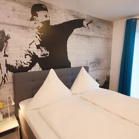 アパート Art City-studio Kassel-innenstadt Am Fulda-ufer, 3 Schlafzimmer, Boxspring-betten, Bis 8 Personen, Kostenfreier Parkplatz, Balkon, Terrasse, Fahrstuhl