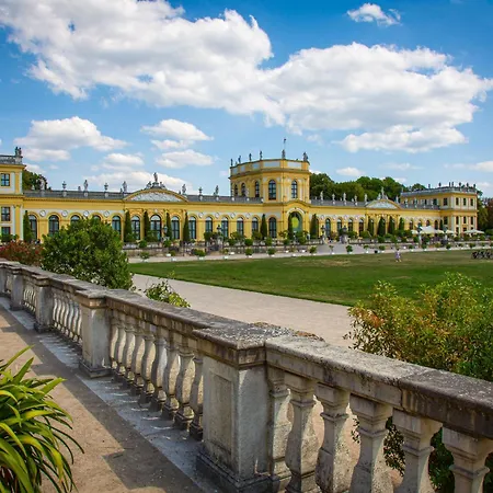 Art City-studio Kassel-innenstadt Am Fulda-ufer, 3 Schlafzimmer, Boxspring-betten, Bis 8 Personen, Kostenfreier Parkplatz, Balkon, Terrasse, Fahrstuhl カッセル