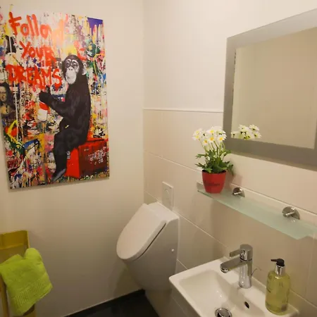 Art City-studio Kassel-innenstadt Am Fulda-ufer, 3 Schlafzimmer, Boxspring-betten, Bis 8 Personen, Kostenfreier Parkplatz, Balkon, Terrasse, Fahrstuhl アパート *