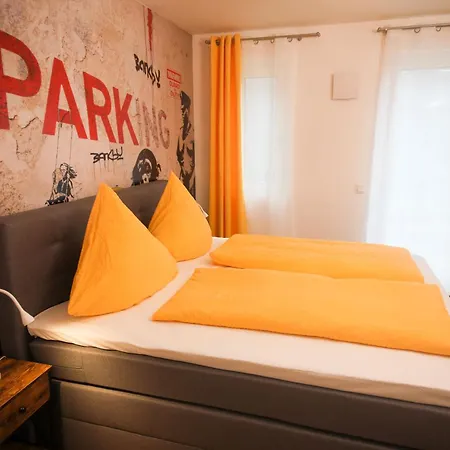 شقة Art City-studio Kassel-innenstadt Am Fulda-ufer, 3 Schlafzimmer, Boxspring-betten, Bis 8 Personen, Kostenfreier Parkplatz, Balkon, Terrasse, Fahrstuhl *