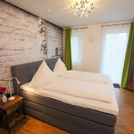 アパート Art City-studio Kassel-innenstadt Am Fulda-ufer, 3 Schlafzimmer, Boxspring-betten, Bis 8 Personen, Kostenfreier Parkplatz, Balkon, Terrasse, Fahrstuhl カッセル