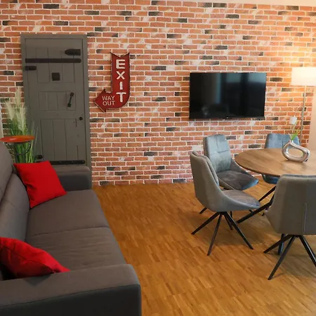 Art City-studio Kassel-innenstadt Am Fulda-ufer, 3 Schlafzimmer, Boxspring-betten, Bis 8 Personen, Kostenfreier Parkplatz, Balkon, Terrasse, Fahrstuhl * カッセル