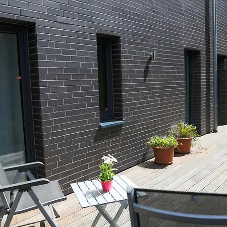 Art City-studio Kassel-innenstadt Am Fulda-ufer, 3 Schlafzimmer, Boxspring-betten, Bis 8 Personen, Kostenfreier Parkplatz, Balkon, Terrasse, Fahrstuhl