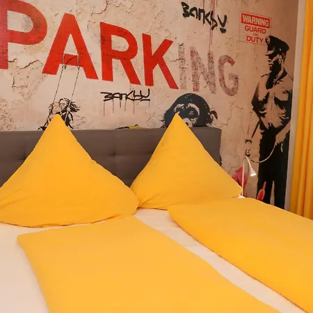 شقة Art City-studio Kassel-innenstadt Am Fulda-ufer, 3 Schlafzimmer, Boxspring-betten, Bis 8 Personen, Kostenfreier Parkplatz, Balkon, Terrasse, Fahrstuhl *