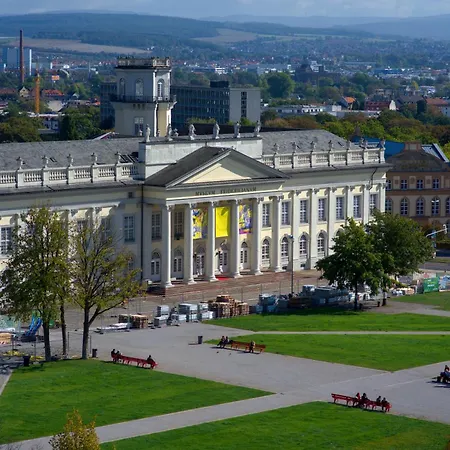 Art City-studio Kassel-innenstadt Am Fulda-ufer, 3 Schlafzimmer, Boxspring-betten, Bis 8 Personen, Kostenfreier Parkplatz, Balkon, Terrasse, Fahrstuhl * カッセル