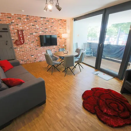 Art City-studio Kassel-innenstadt Am Fulda-ufer, 3 Schlafzimmer, Boxspring-betten, Bis 8 Personen, Kostenfreier Parkplatz, Balkon, Terrasse, Fahrstuhl