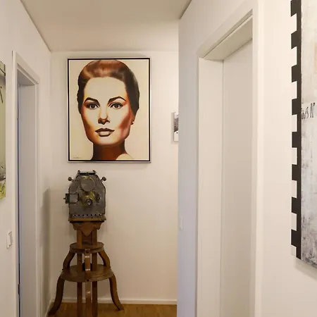 شقة Art City-studio Kassel-innenstadt Am Fulda-ufer, 3 Schlafzimmer, Boxspring-betten, Bis 8 Personen, Kostenfreier Parkplatz, Balkon, Terrasse, Fahrstuhl *