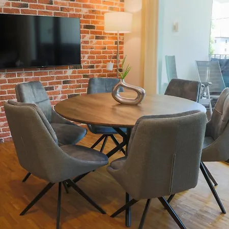 Art City-studio Kassel-innenstadt Am Fulda-ufer, 3 Schlafzimmer, Boxspring-betten, Bis 8 Personen, Kostenfreier Parkplatz, Balkon, Terrasse, Fahrstuhl * カッセル