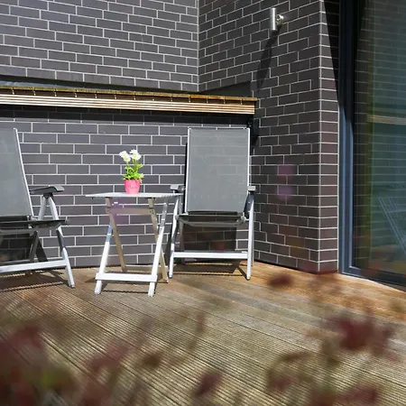 Art City-studio Kassel-innenstadt Am Fulda-ufer, 3 Schlafzimmer, Boxspring-betten, Bis 8 Personen, Kostenfreier Parkplatz, Balkon, Terrasse, Fahrstuhl *