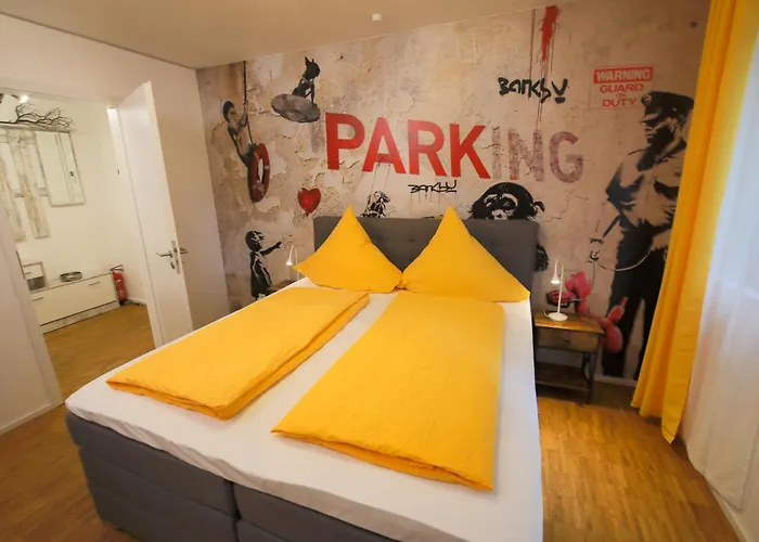 Art City-studio Kassel-innenstadt Am Fulda-ufer, 3 Schlafzimmer, Boxspring-betten, Bis 8 Personen, Kostenfreier Parkplatz, Balkon, Terrasse, Fahrstuhl