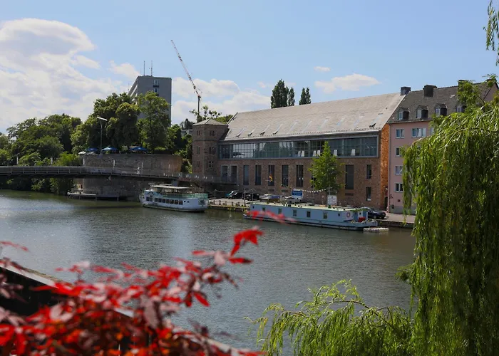 アパート Art City-studio Kassel-innenstadt Am Fulda-ufer, 3 Schlafzimmer, Boxspring-betten, Bis 8 Personen, Kostenfreier Parkplatz, Balkon, Terrasse, Fahrstuhl *