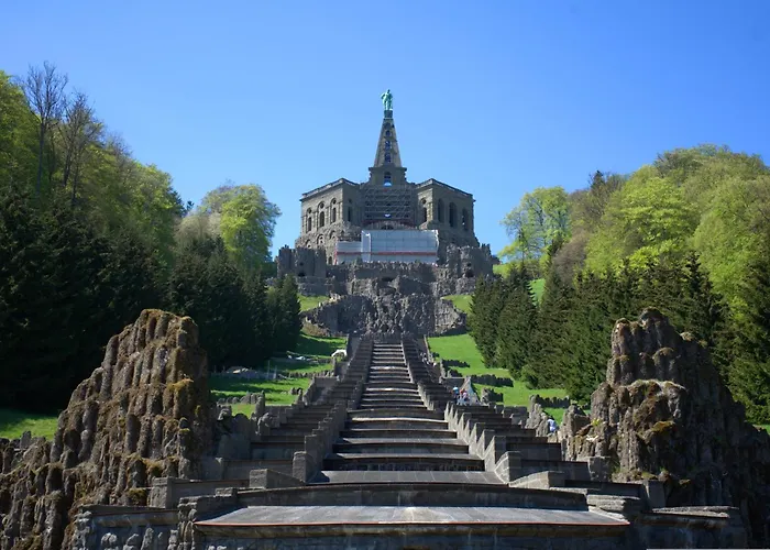 Art City-studio Kassel-innenstadt Am Fulda-ufer, 3 Schlafzimmer, Boxspring-betten, Bis 8 Personen, Kostenfreier Parkplatz, Balkon, Terrasse, Fahrstuhl * カッセル