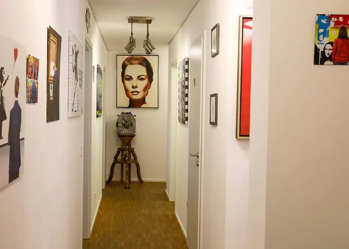 アパート Art City-studio Kassel-innenstadt Am Fulda-ufer, 3 Schlafzimmer, Boxspring-betten, Bis 8 Personen, Kostenfreier Parkplatz, Balkon, Terrasse, Fahrstuhl