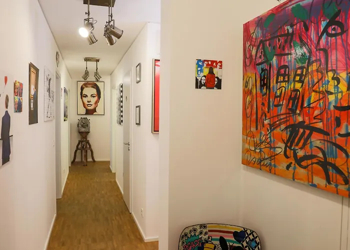 アパート Art City-studio Kassel-innenstadt Am Fulda-ufer, 3 Schlafzimmer, Boxspring-betten, Bis 8 Personen, Kostenfreier Parkplatz, Balkon, Terrasse, Fahrstuhl カッセル