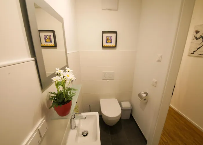 Art City-studio Kassel-innenstadt Am Fulda-ufer, 3 Schlafzimmer, Boxspring-betten, Bis 8 Personen, Kostenfreier Parkplatz, Balkon, Terrasse, Fahrstuhl * カッセル