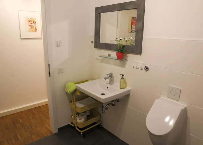 アパート Art City-studio Kassel-innenstadt Am Fulda-ufer, 3 Schlafzimmer, Boxspring-betten, Bis 8 Personen, Kostenfreier Parkplatz, Balkon, Terrasse, Fahrstuhl *