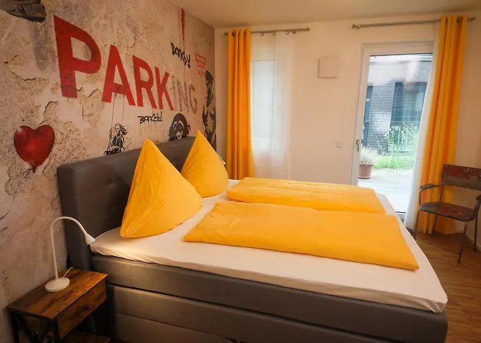 Art City-studio Kassel-innenstadt Am Fulda-ufer, 3 Schlafzimmer, Boxspring-betten, Bis 8 Personen, Kostenfreier Parkplatz, Balkon, Terrasse, Fahrstuhl *