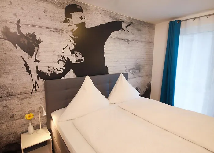 アパート Art City-studio Kassel-innenstadt Am Fulda-ufer, 3 Schlafzimmer, Boxspring-betten, Bis 8 Personen, Kostenfreier Parkplatz, Balkon, Terrasse, Fahrstuhl