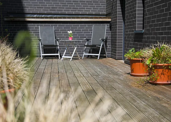 Art City-studio Kassel-innenstadt Am Fulda-ufer, 3 Schlafzimmer, Boxspring-betten, Bis 8 Personen, Kostenfreier Parkplatz, Balkon, Terrasse, Fahrstuhl アパート カッセル