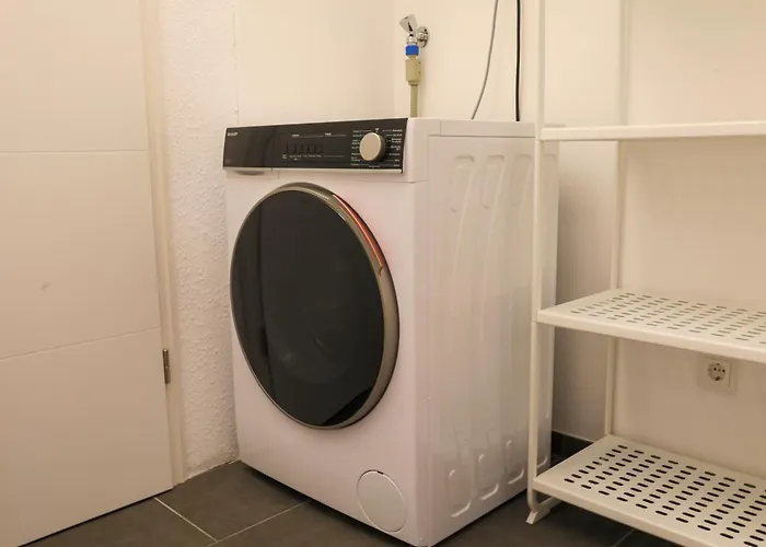 Art City-studio Kassel-innenstadt Am Fulda-ufer, 3 Schlafzimmer, Boxspring-betten, Bis 8 Personen, Kostenfreier Parkplatz, Balkon, Terrasse, Fahrstuhl * カッセル