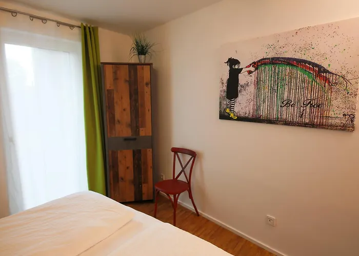 Art City-studio Kassel-innenstadt Am Fulda-ufer, 3 Schlafzimmer, Boxspring-betten, Bis 8 Personen, Kostenfreier Parkplatz, Balkon, Terrasse, Fahrstuhl