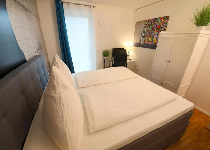 Art City-studio Kassel-innenstadt Am Fulda-ufer, 3 Schlafzimmer, Boxspring-betten, Bis 8 Personen, Kostenfreier Parkplatz, Balkon, Terrasse, Fahrstuhl アパート *