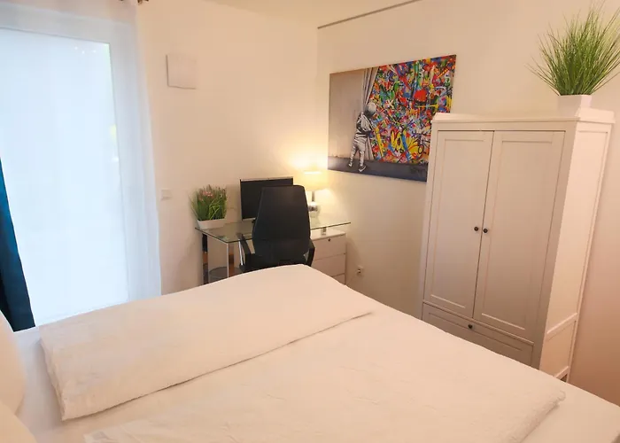 アパート Art City-studio Kassel-innenstadt Am Fulda-ufer, 3 Schlafzimmer, Boxspring-betten, Bis 8 Personen, Kostenfreier Parkplatz, Balkon, Terrasse, Fahrstuhl *