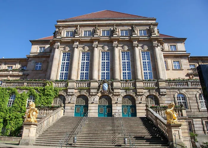 Art City-studio Kassel-innenstadt Am Fulda-ufer, 3 Schlafzimmer, Boxspring-betten, Bis 8 Personen, Kostenfreier Parkplatz, Balkon, Terrasse, Fahrstuhl アパート