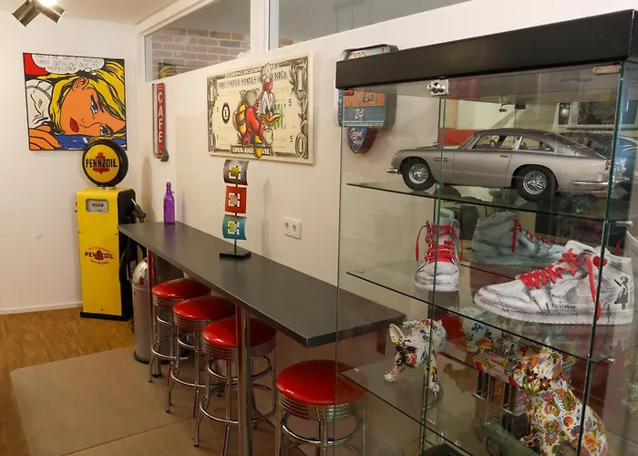 アパート Art City-studio Kassel-innenstadt Am Fulda-ufer, 3 Schlafzimmer, Boxspring-betten, Bis 8 Personen, Kostenfreier Parkplatz, Balkon, Terrasse, Fahrstuhl カッセル