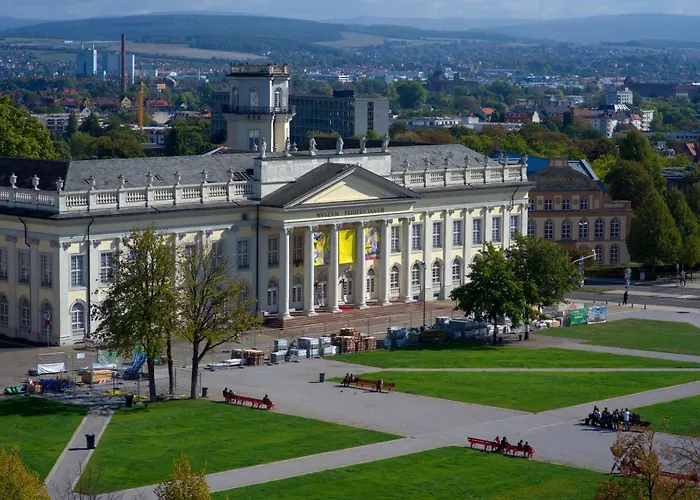 Art City-studio Kassel-innenstadt Am Fulda-ufer, 3 Schlafzimmer, Boxspring-betten, Bis 8 Personen, Kostenfreier Parkplatz, Balkon, Terrasse, Fahrstuhl * カッセル