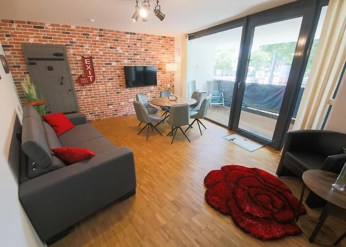 Art City-studio Kassel-innenstadt Am Fulda-ufer, 3 Schlafzimmer, Boxspring-betten, Bis 8 Personen, Kostenfreier Parkplatz, Balkon, Terrasse, Fahrstuhl