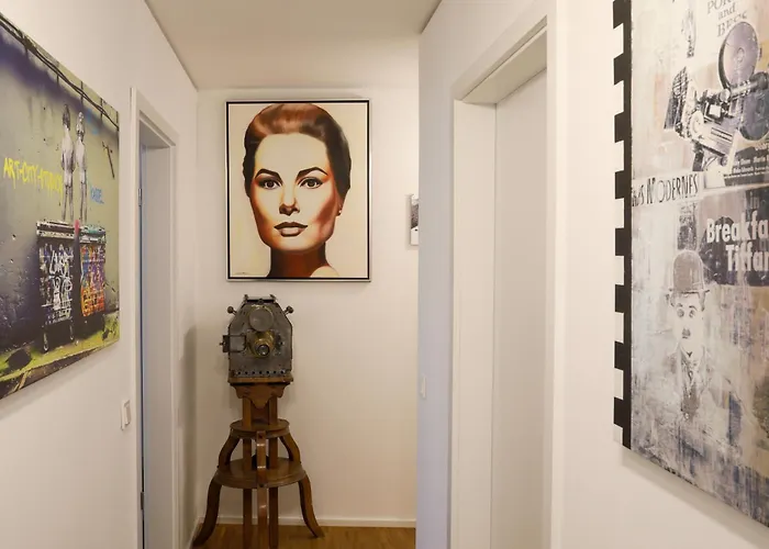 アパート Art City-studio Kassel-innenstadt Am Fulda-ufer, 3 Schlafzimmer, Boxspring-betten, Bis 8 Personen, Kostenfreier Parkplatz, Balkon, Terrasse, Fahrstuhl *